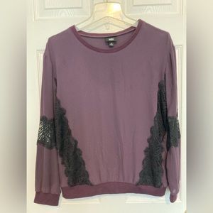 EUC 📦 mossimo blouse. Size S/p purple and black